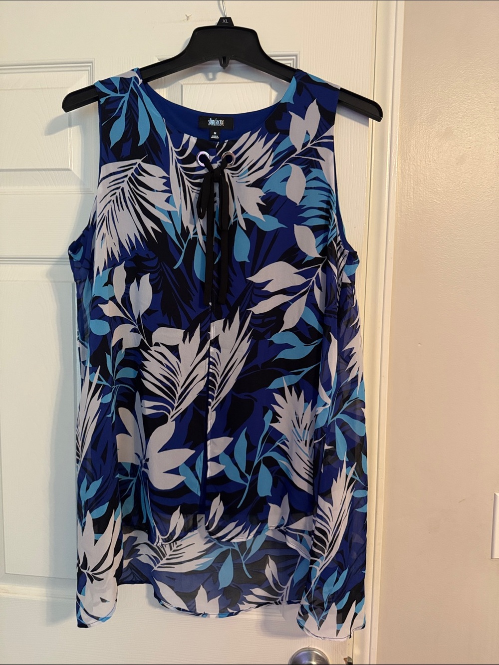 Investments Blue & White Tropical Tie-Neck Sleeveless Blouse